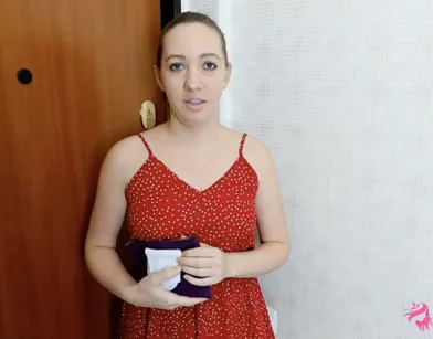 Русская соседка зашла за порцией секса, пока моей жены нет дома