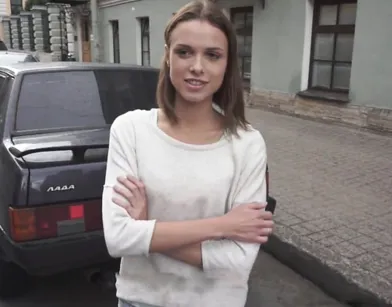 Прикинулся модельным агентом и развел русскую девушку на секс