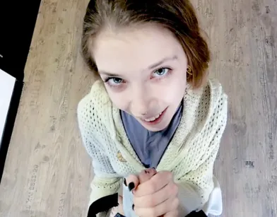 Молодая мамка трахнула соседа - русское порно