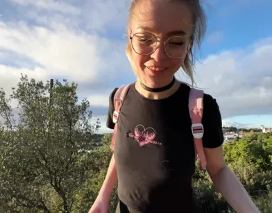 Девушка, а вы мне не поможете?