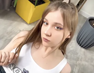 Не дала спокойно сесть за комп