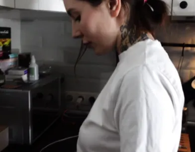 Вот как бывает, когда жена на работе, а соседка дома!